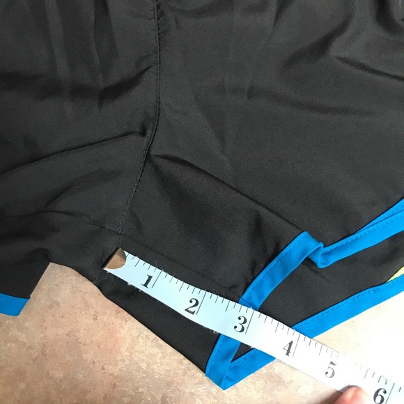 Nike running shorts - Picture 5 of 7